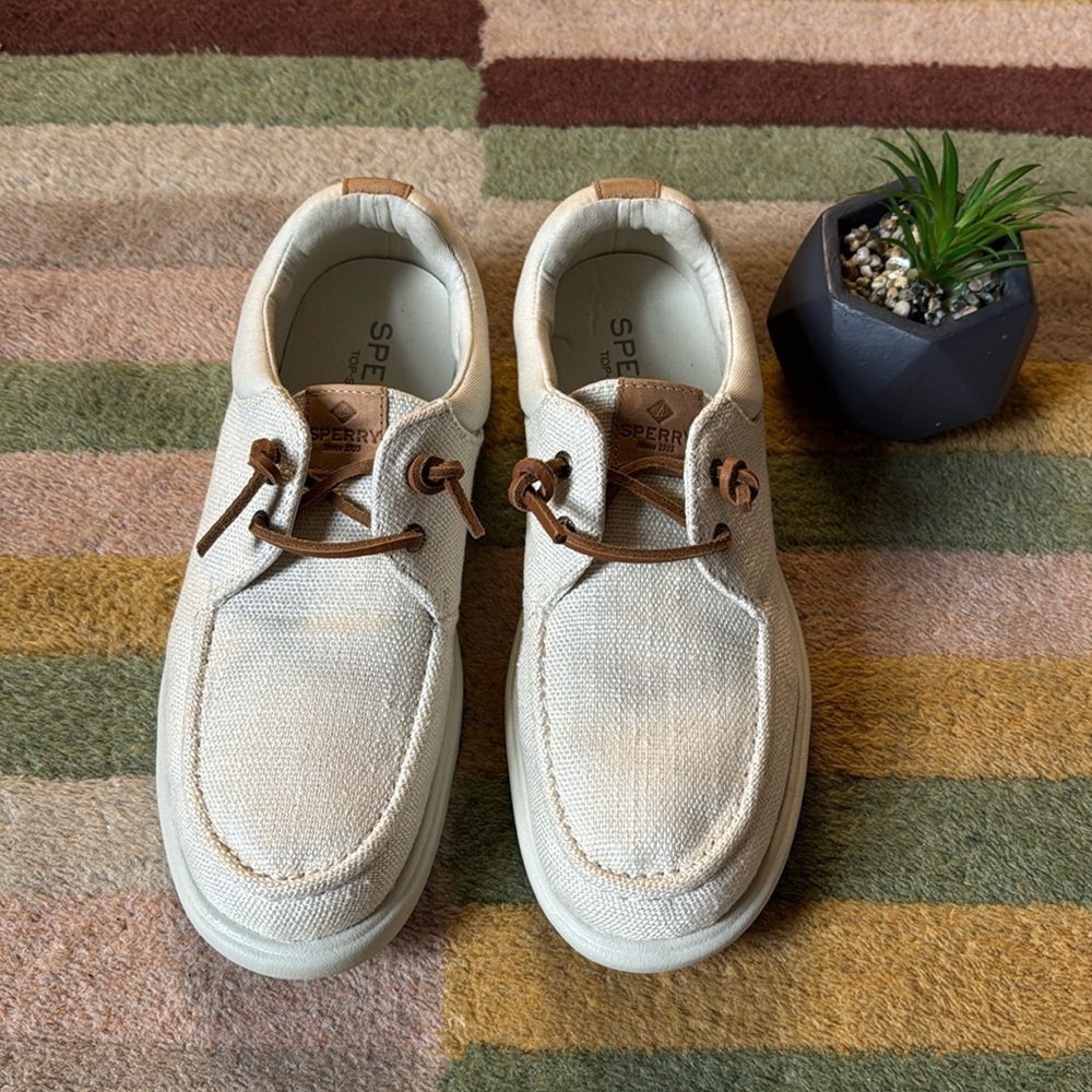 Women Sperry Captain's Moc Hemp Bone Shoes, size 8.5